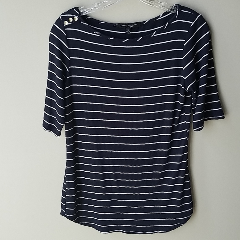Black/white stripe tee.